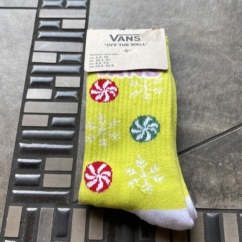 VANS “Off The Wall” Women’s socks  
NWT - Picture 6 of 16